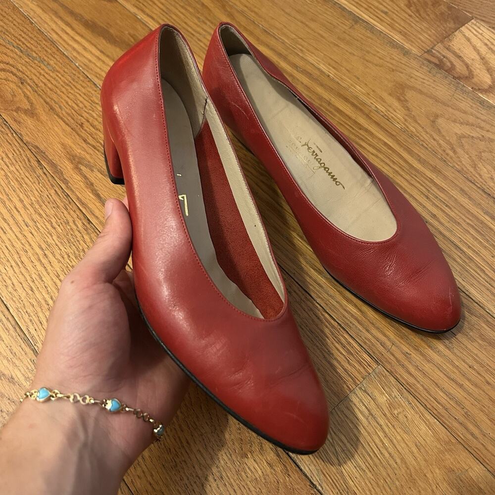 Salvatore Ferragamo Boutique Red Leather 1” Heels Shoes Size 8 B